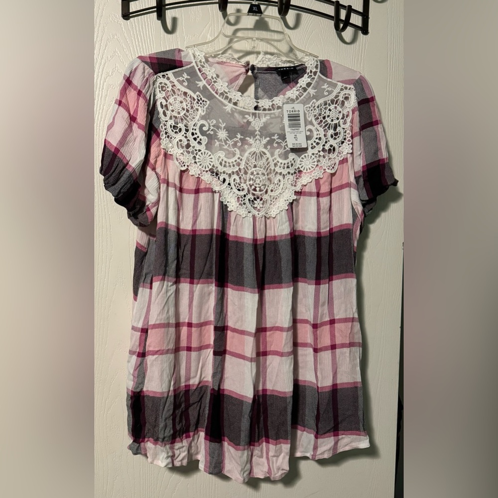 NWT Torrid Size 00 Pink White Plaid Flowy Lace Top